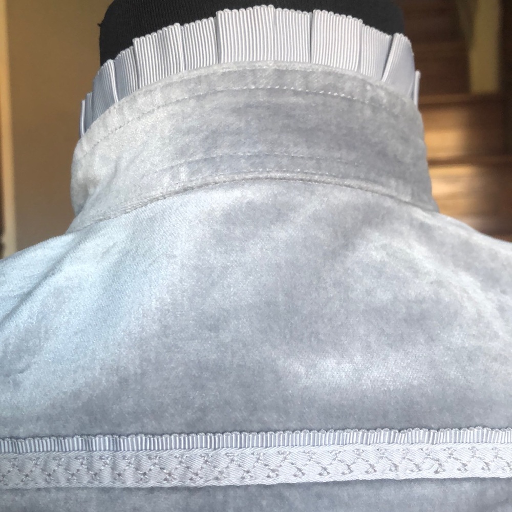 White House Black Market Light Gray Velvet Fitted Blazer - Picture 5 of 9